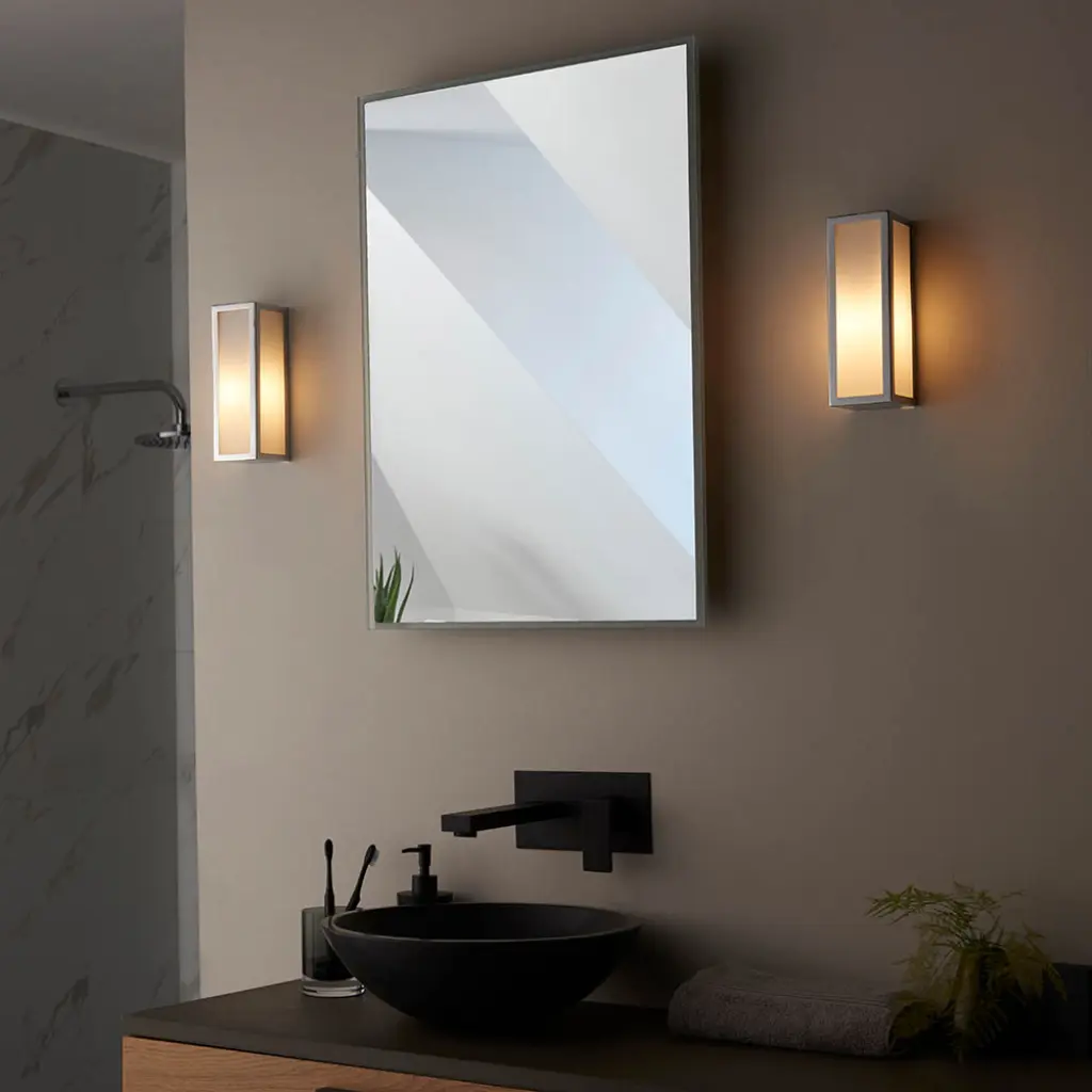 Newham Single Light Frosted Glass Wall light IP44