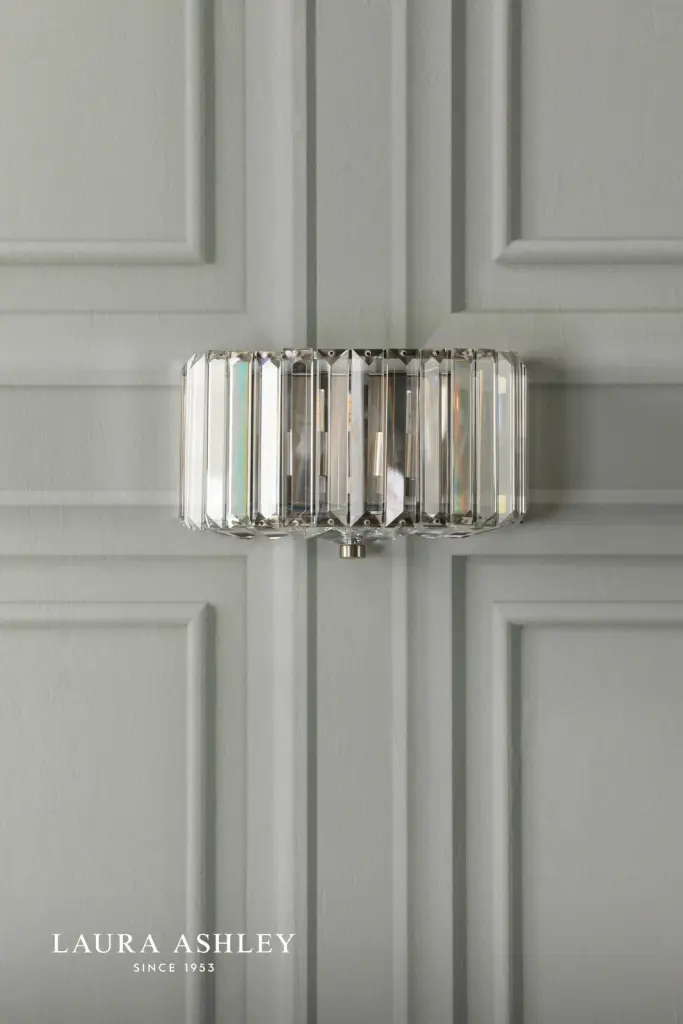 Fernhurst Wall Light in Antique Brass Finish