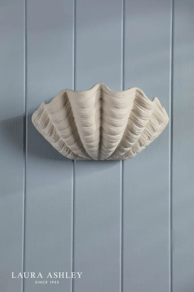 Shell White Ceramic Wall Light