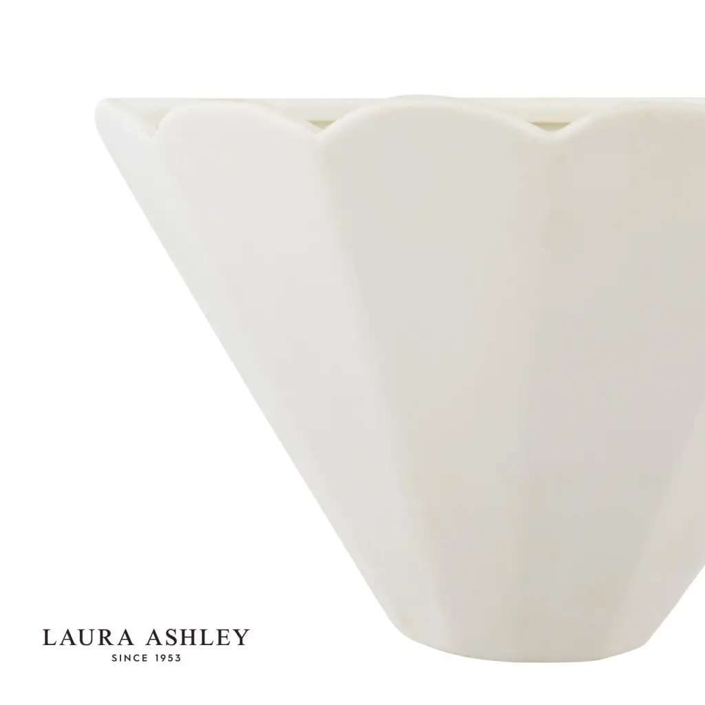 Scallop White Ceramic Wall Light