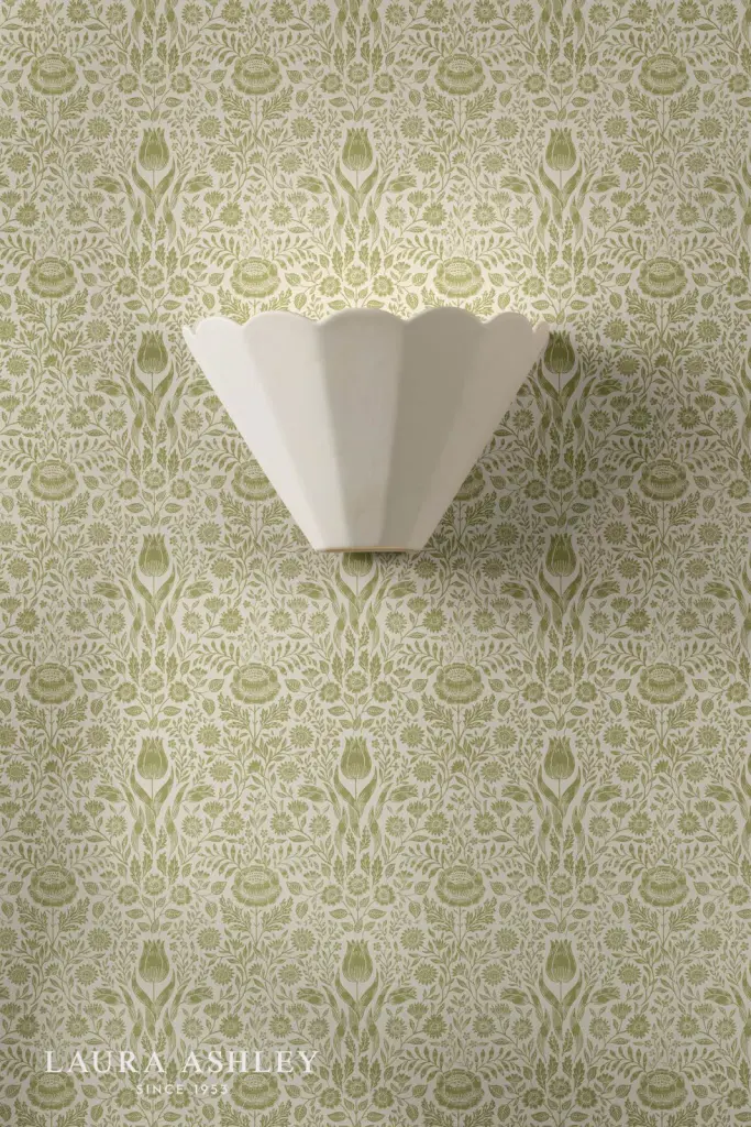 Scallop White Ceramic Wall Light