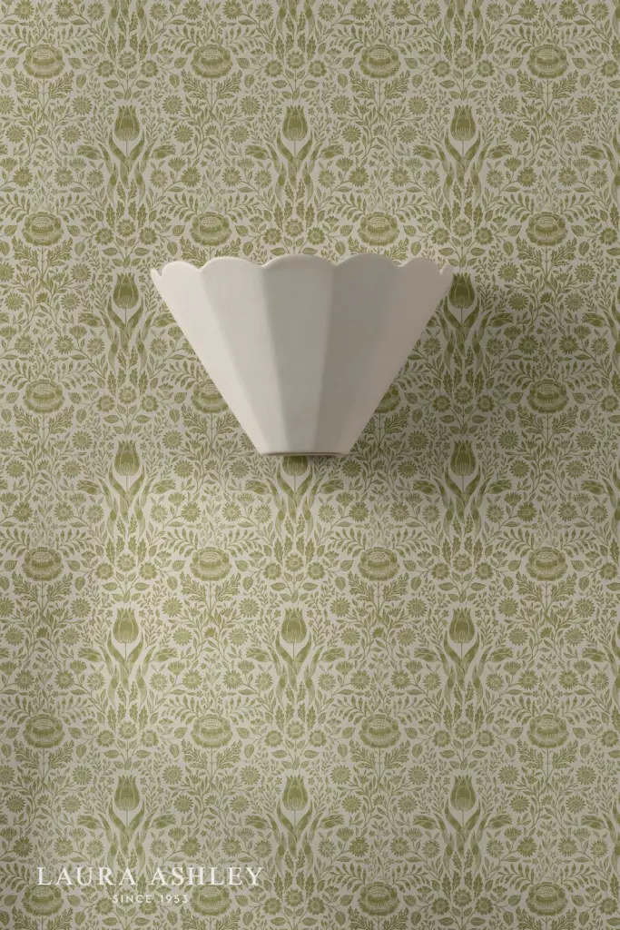 Scallop White Ceramic Wall Light