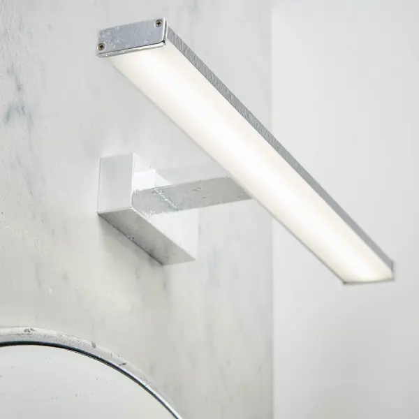 Axis Bathroom Wall Light in Chrome IP44