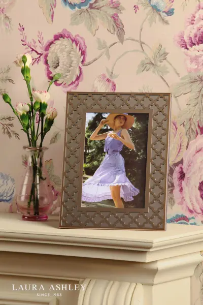 Efa Polished Gold Photo Frame